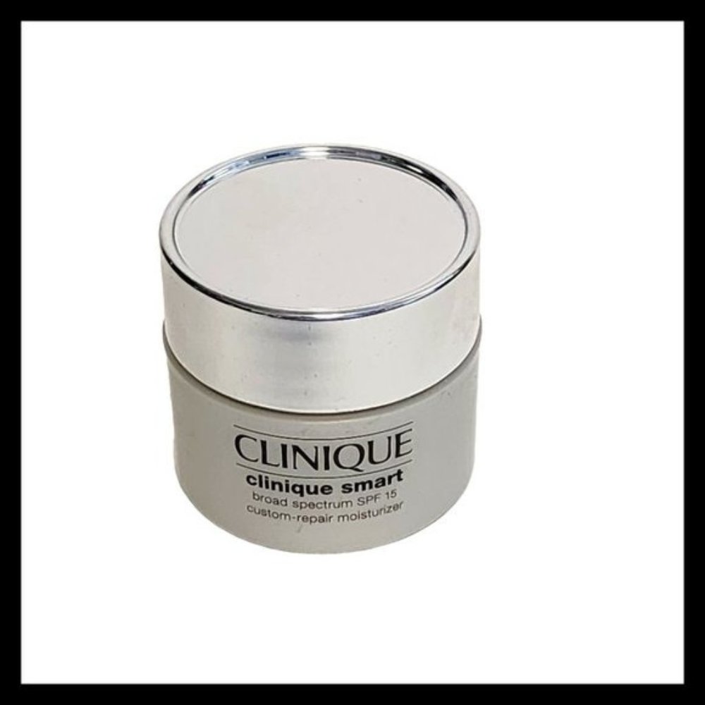 CLINIQUE Smart Broad Spectrum SPF 15 Custom-Repair Moisturizer 0.5 fl.oz. 15 ml.